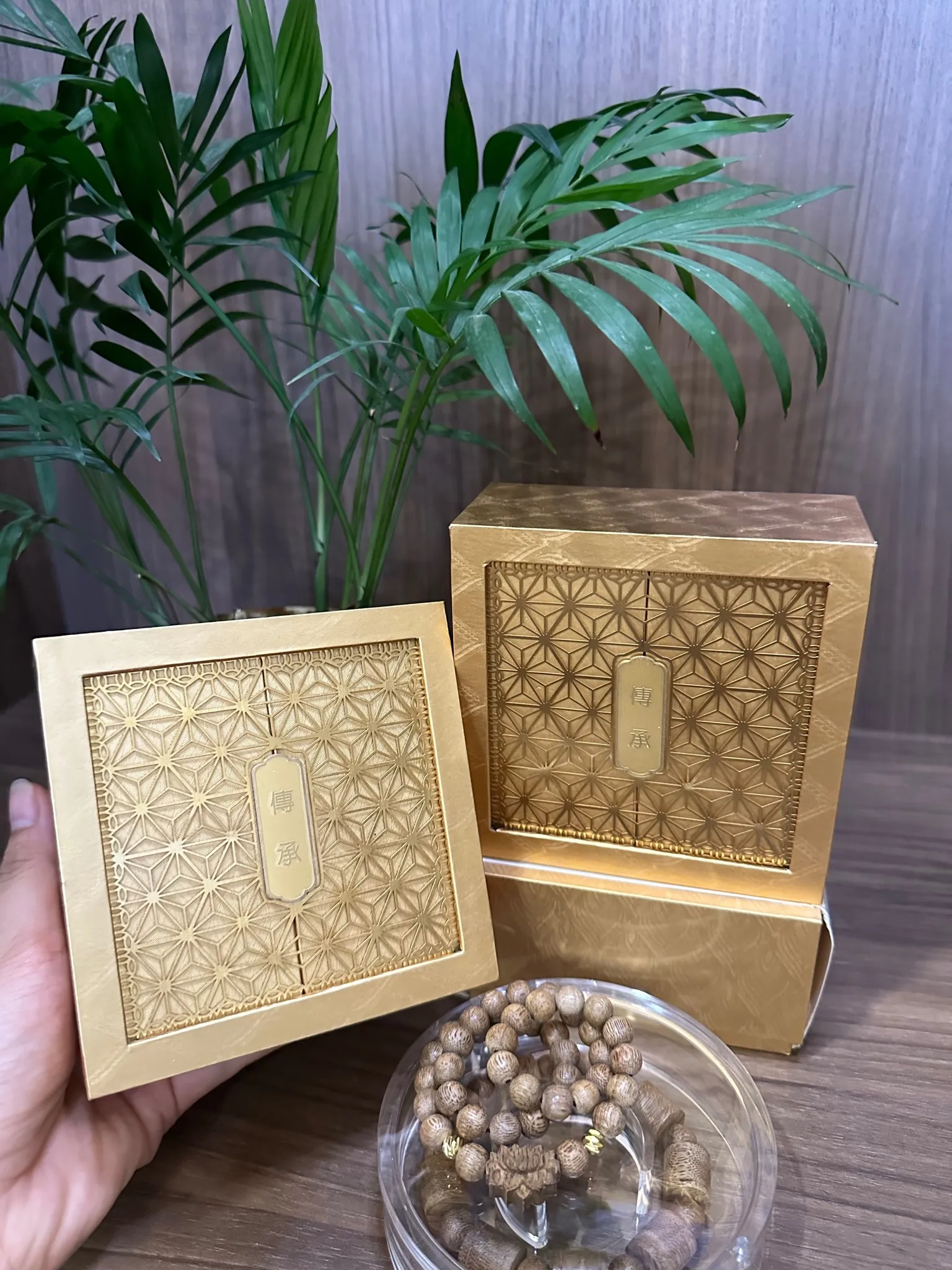 Premium 3-Layer Wooden Jewelry Box – Gold-Plated Frame Storage for Agarwood Bracelets &amp; Accessories